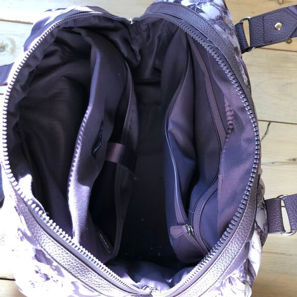 Cynthia Rowley EUC Women's Large Quilted Purple Floral Camo Weekender Bag - Picture 9 of 14